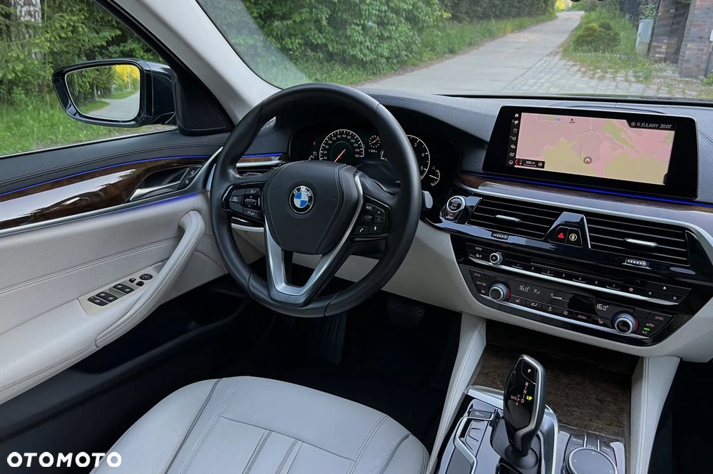 BMW Seria 5 520d Luxury Line sport - 16