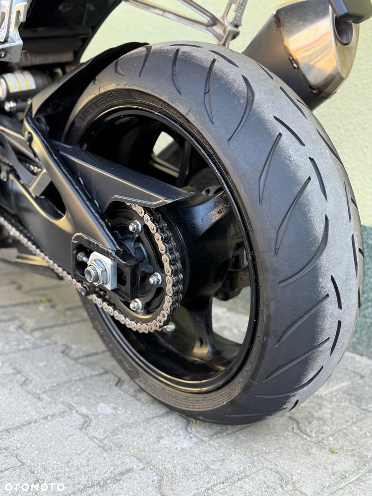 Suzuki GSX-R - 22