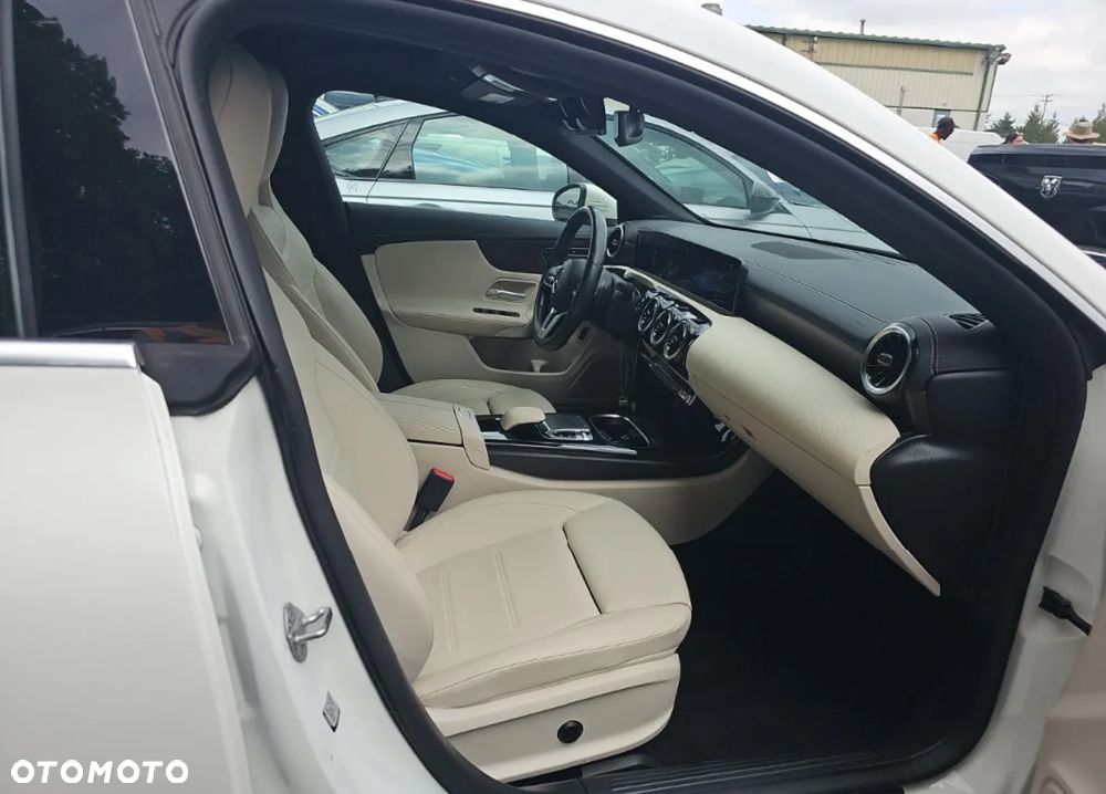 Mercedes-Benz CLA 250 4Matic 7G-DCT Edition 2020 - 12