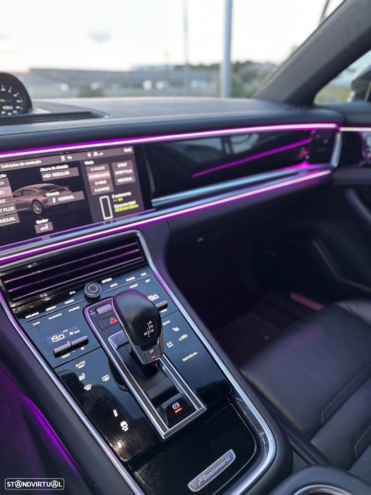 Porsche Panamera 4 E-Hybrid - 12