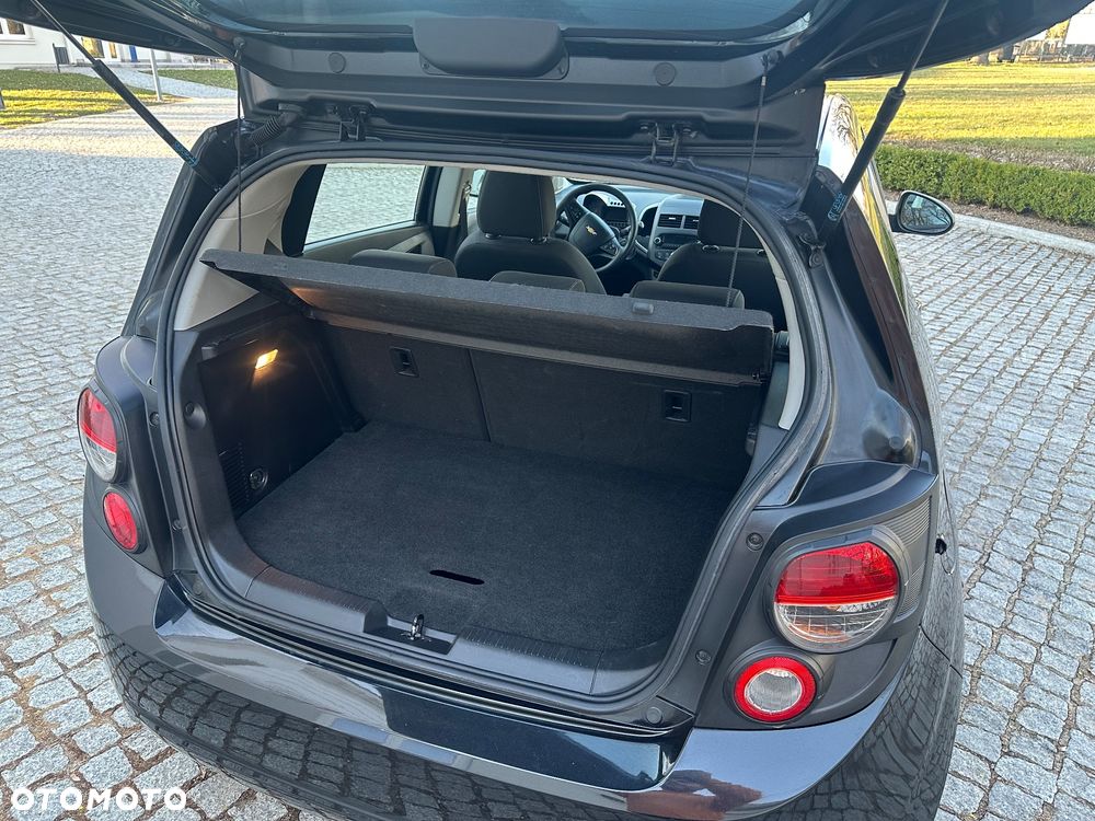 Chevrolet Aveo 1.4 16V Base - 38