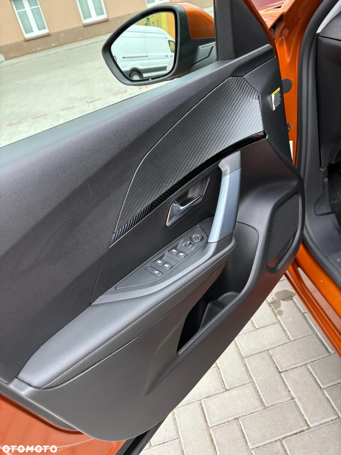 Peugeot 2008 1.2 PureTech Allure S&S - 18