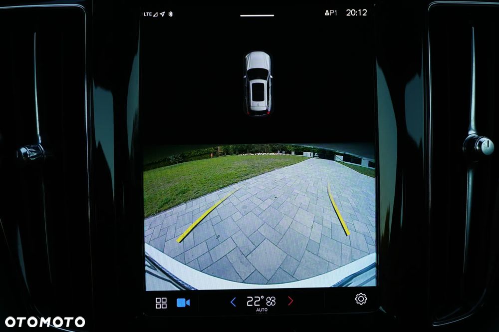 Volvo XC 60 B4 B Momentum Pro - 32
