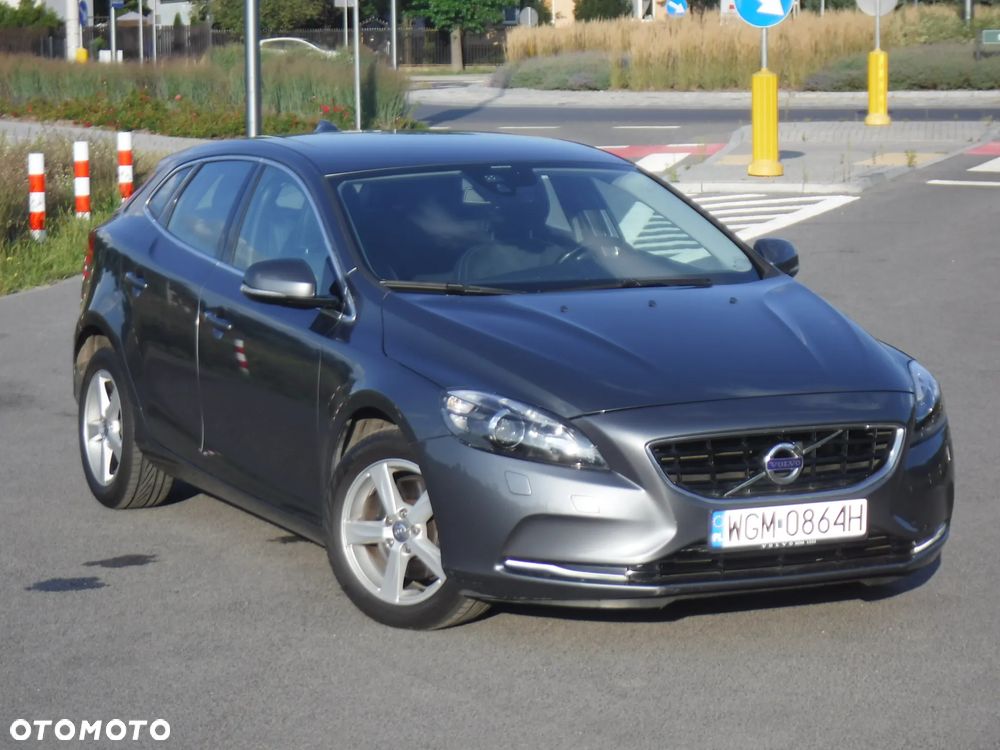 Volvo V40 T3 Momentum - 10