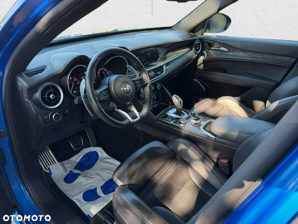 Alfa Romeo Stelvio - 12