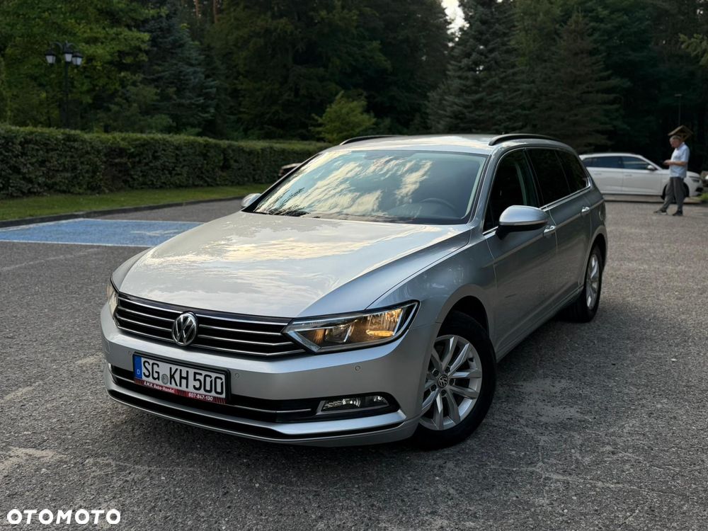 Volkswagen Passat - 1
