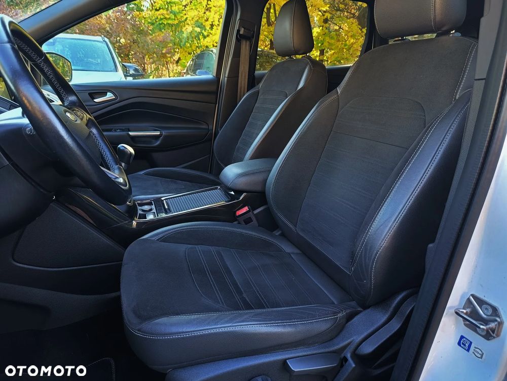Ford Kuga 2.0 TDCi 2x4 Titanium - 6
