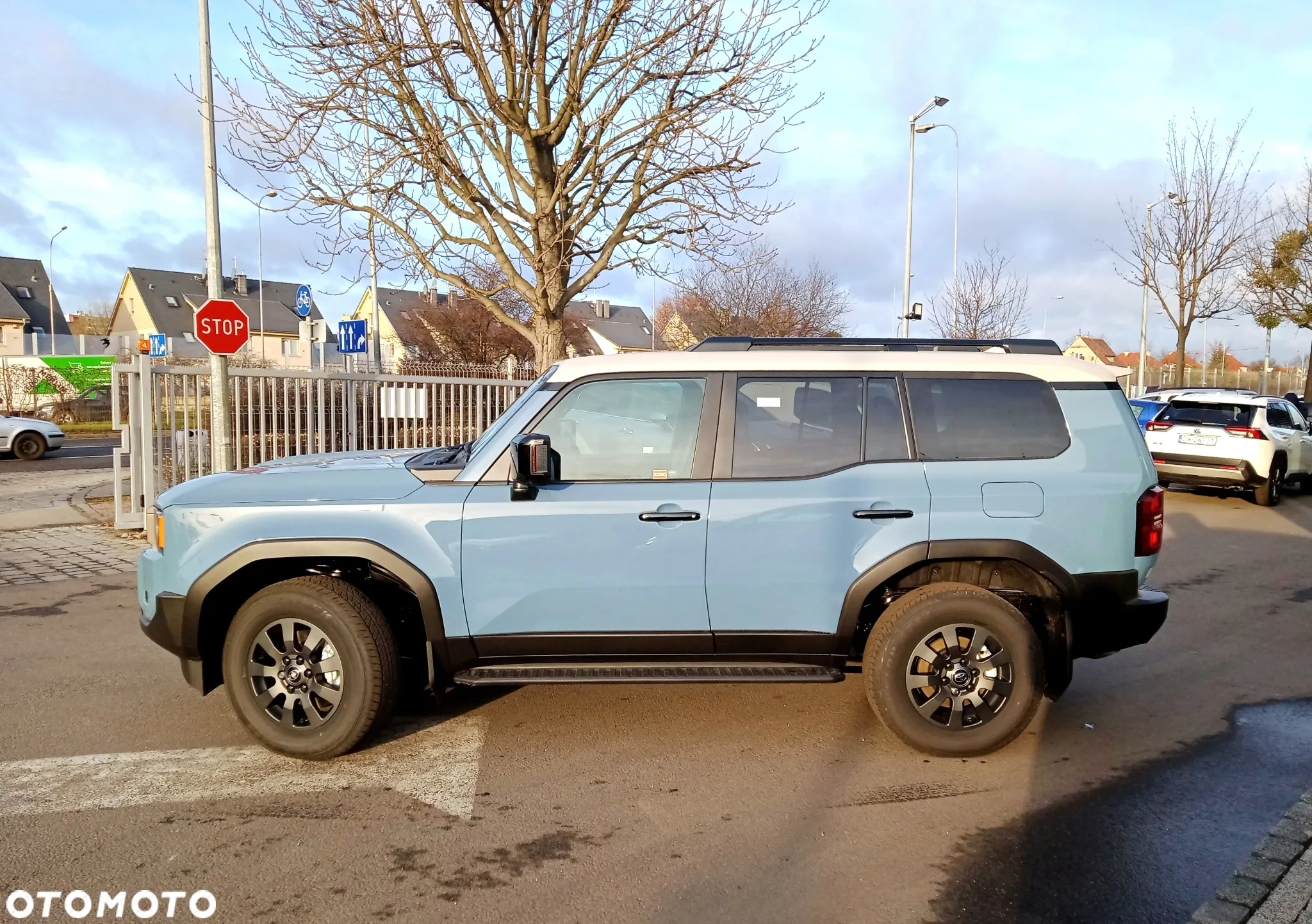 Toyota Land Cruiser - 2