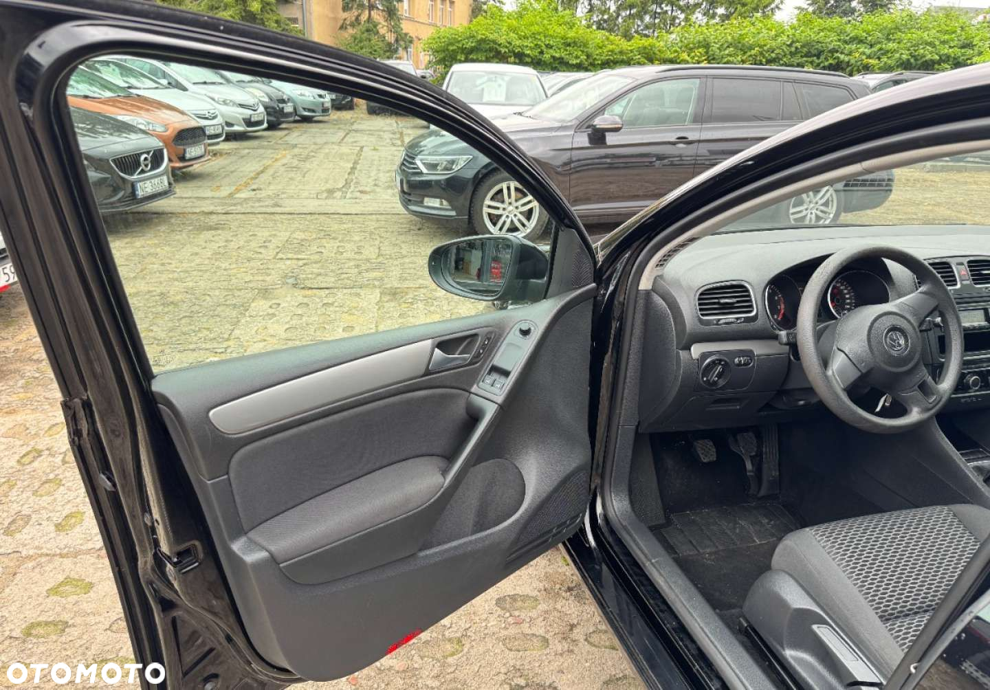 Volkswagen Golf - 10