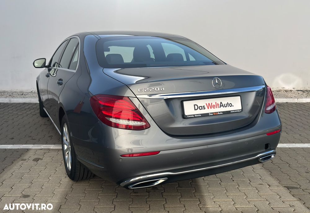 Mercedes-Benz E - 10