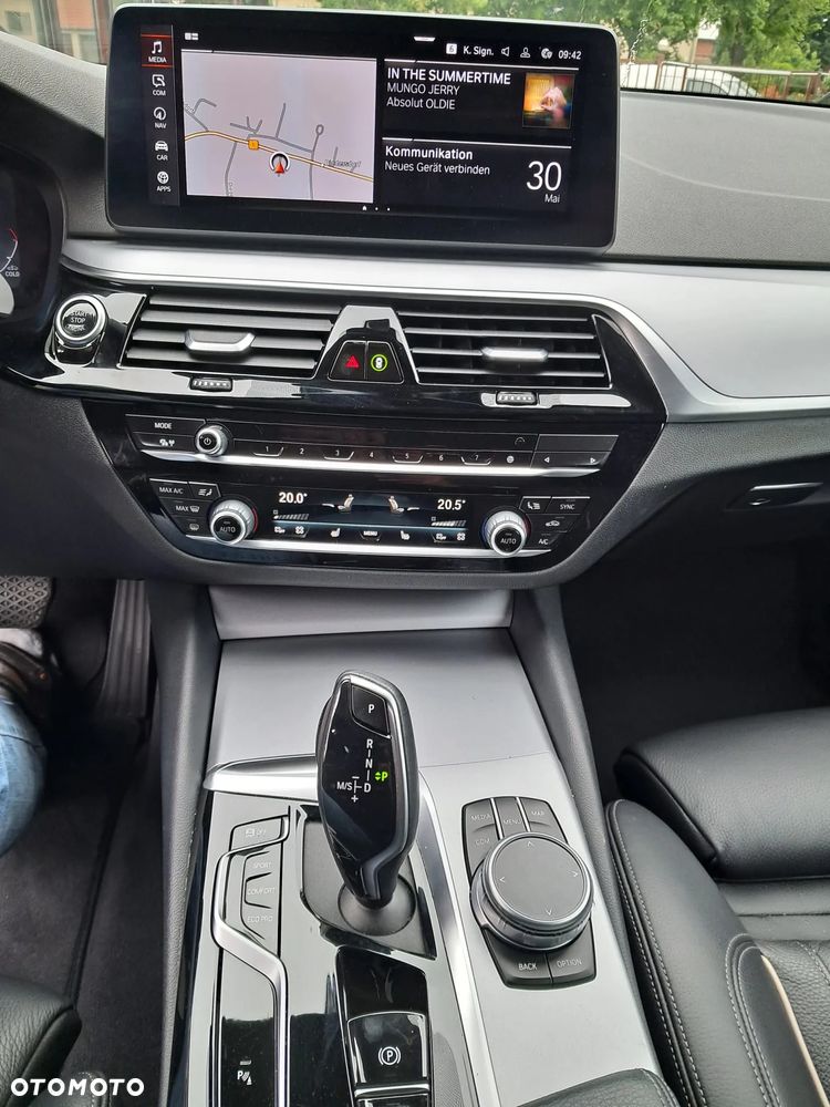BMW Seria 5 520d Luxury Line sport - 14