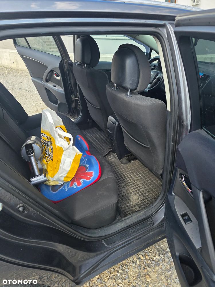 Toyota Avensis 2.0 D-4D - 9