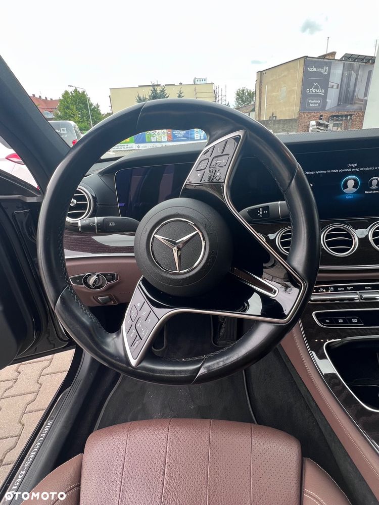 Mercedes-Benz Klasa E 220 d 4-Matic Exclusive - 29