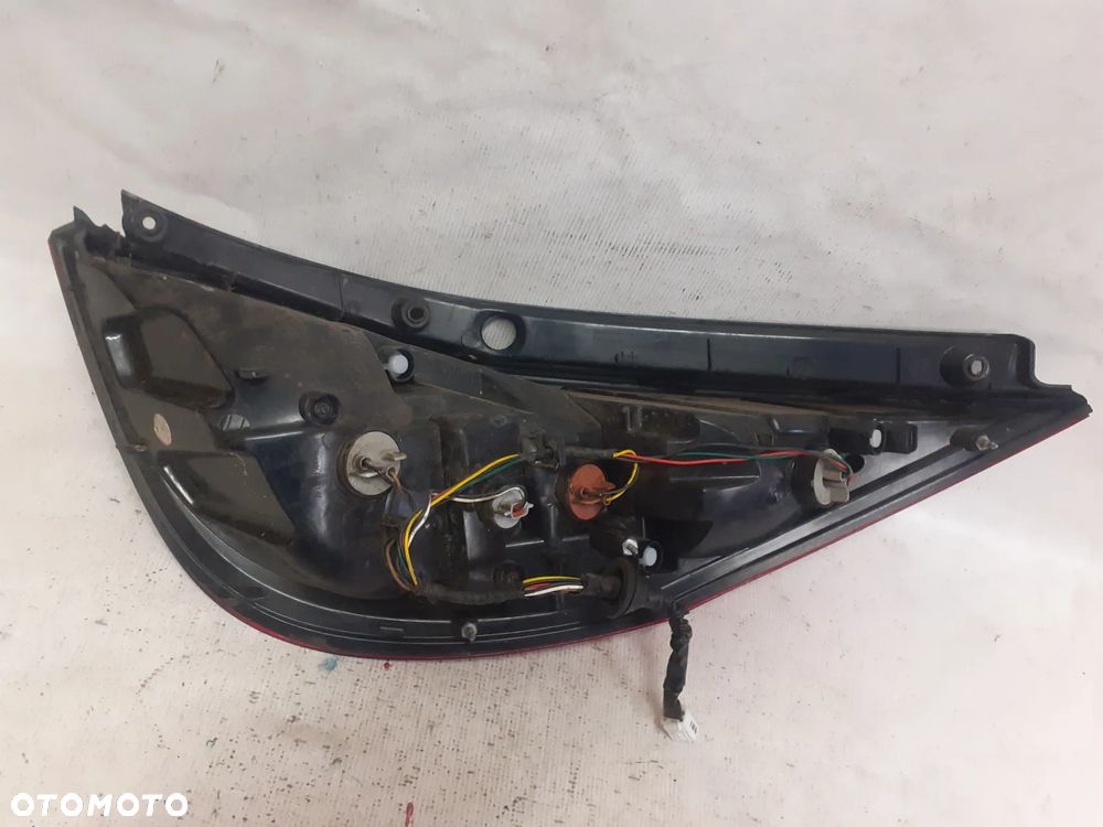 * LAMPA TYLNA LEWA TYŁ LEWO HYUNDAI I30 HB - 4