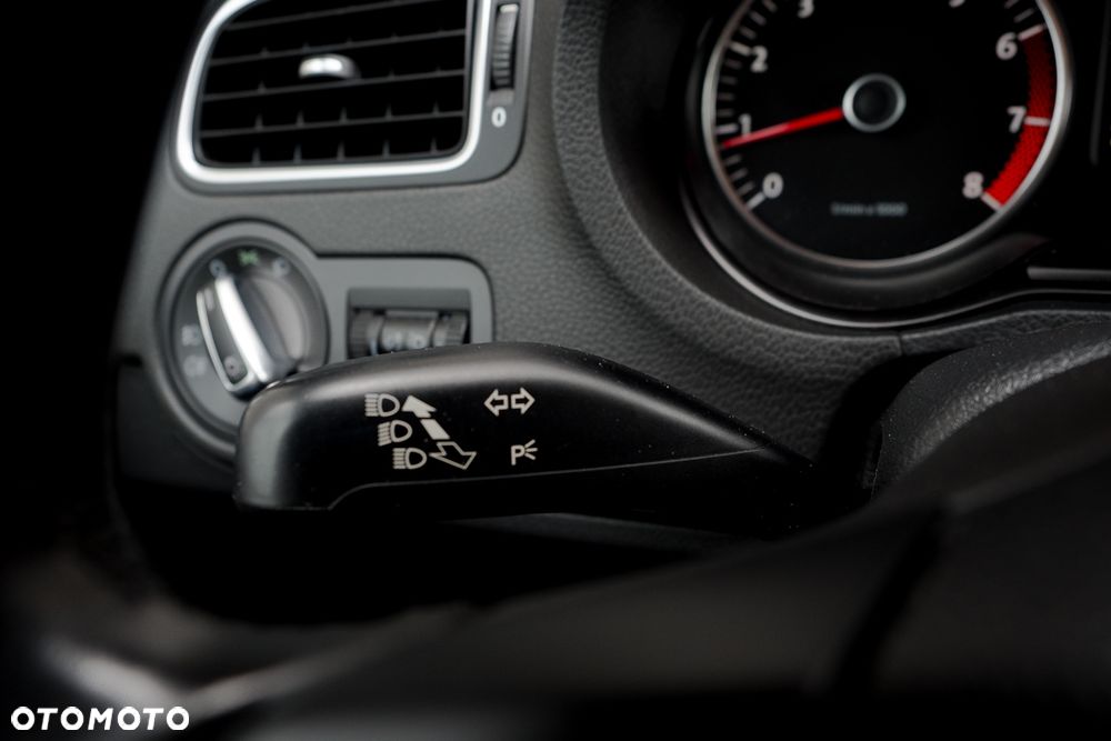 Volkswagen Polo 1.4 Highline - 17