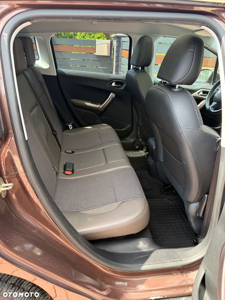 Peugeot 2008 e-HDi FAP 92 ETG6 STOP & START Allure - 11