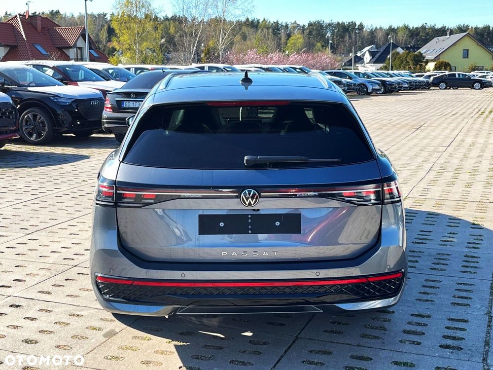 Volkswagen Passat Variant 2.0 TSI R-Line Plus DSG - 5