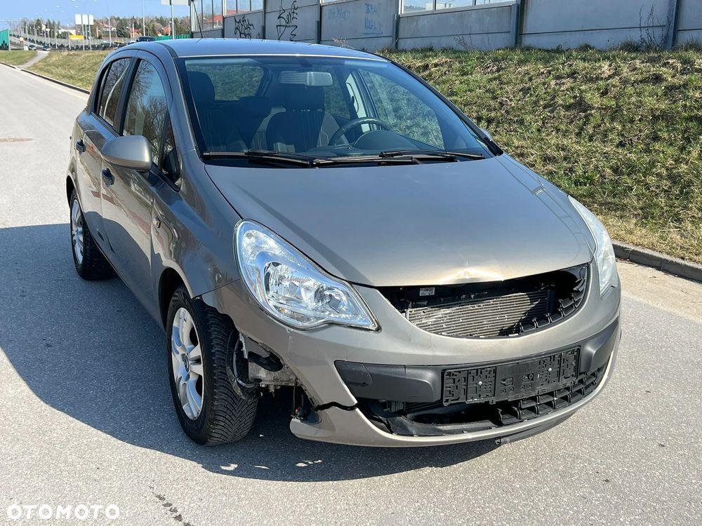 Opel Corsa 1.4 16V 150 Jahre - 10