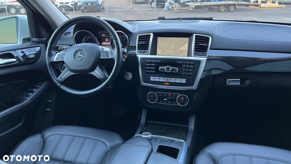 Mercedes-Benz GL - 11