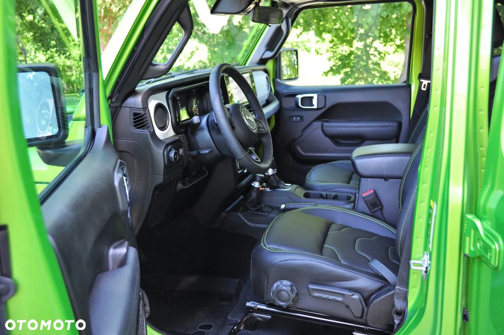 Jeep Wrangler - 16