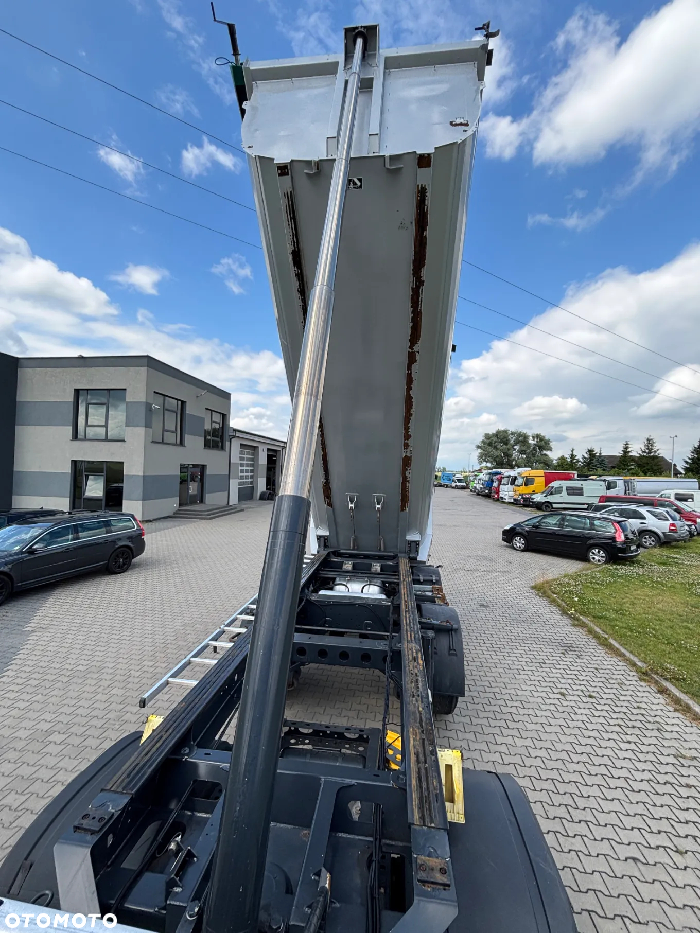 Meiller KISA 2 wywrotka stalowa 24m3 , (schwarzmuller, carnehl, schmitz) dwie osie , szeroki rozstaw , nacisk na oś 11000 kg. - 26