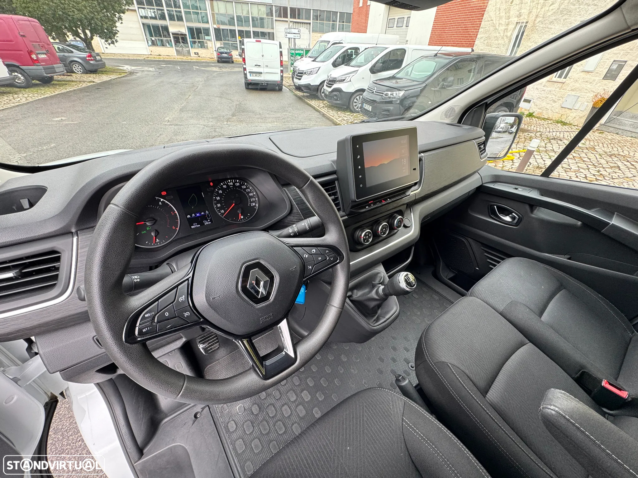 Renault TRAFIC L2H1 BLUE DCI 130 GRANDE CONFORTO - 28