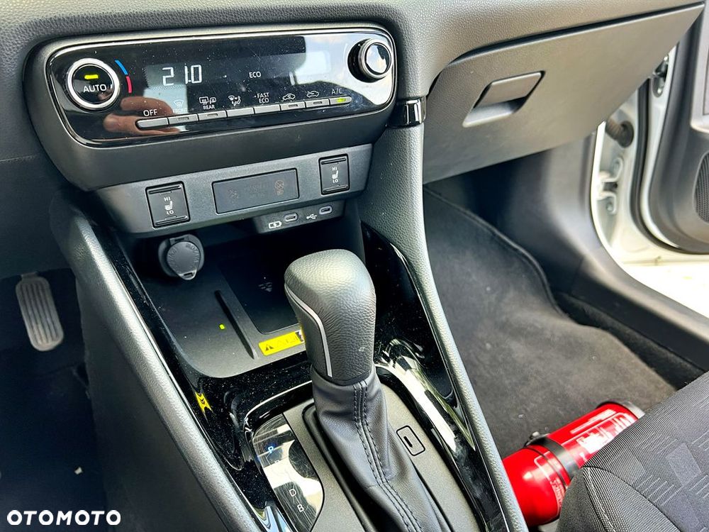 Toyota Yaris Hybrid 1.5 Style - 13