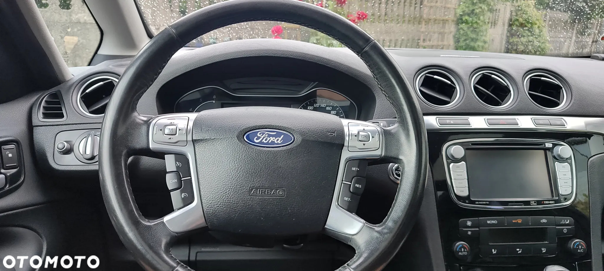 Ford Galaxy 2.0 TDCi DPF Ghia - 23
