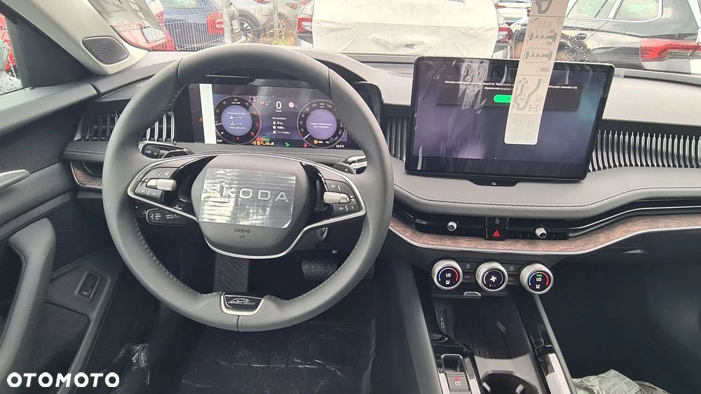 Skoda Superb 2.0 TDI SCR 4x4 L&K DSG - 17