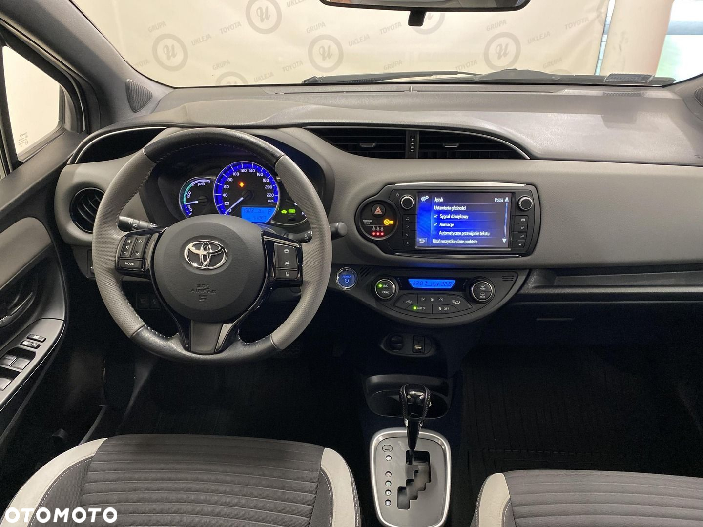 Toyota Yaris Hybrid 100 Selection Pure - 3