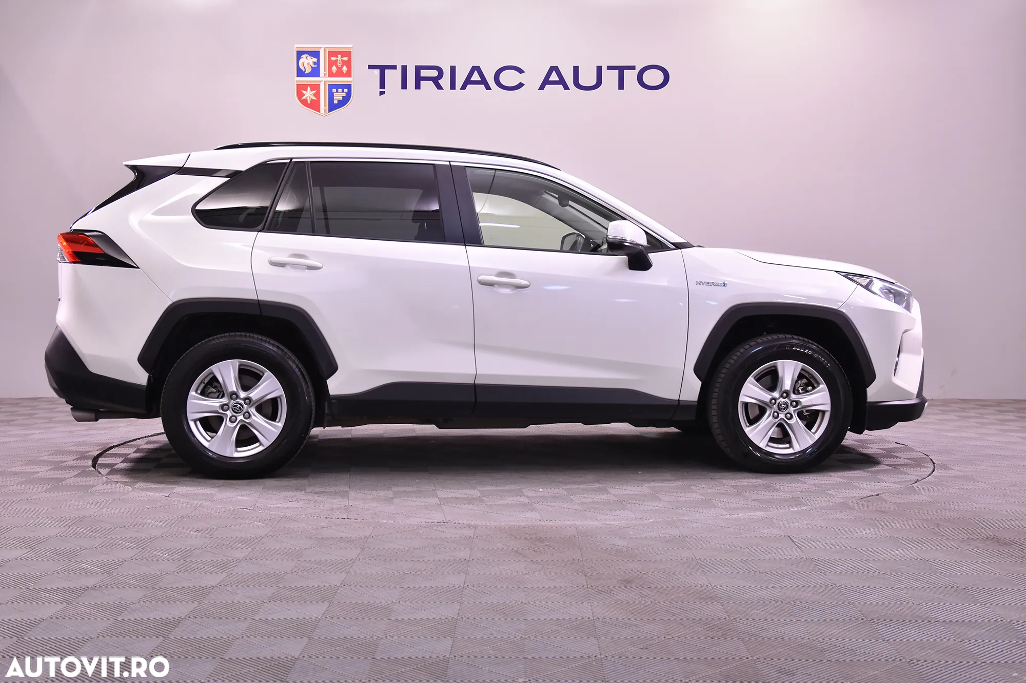 Toyota RAV4 - 6