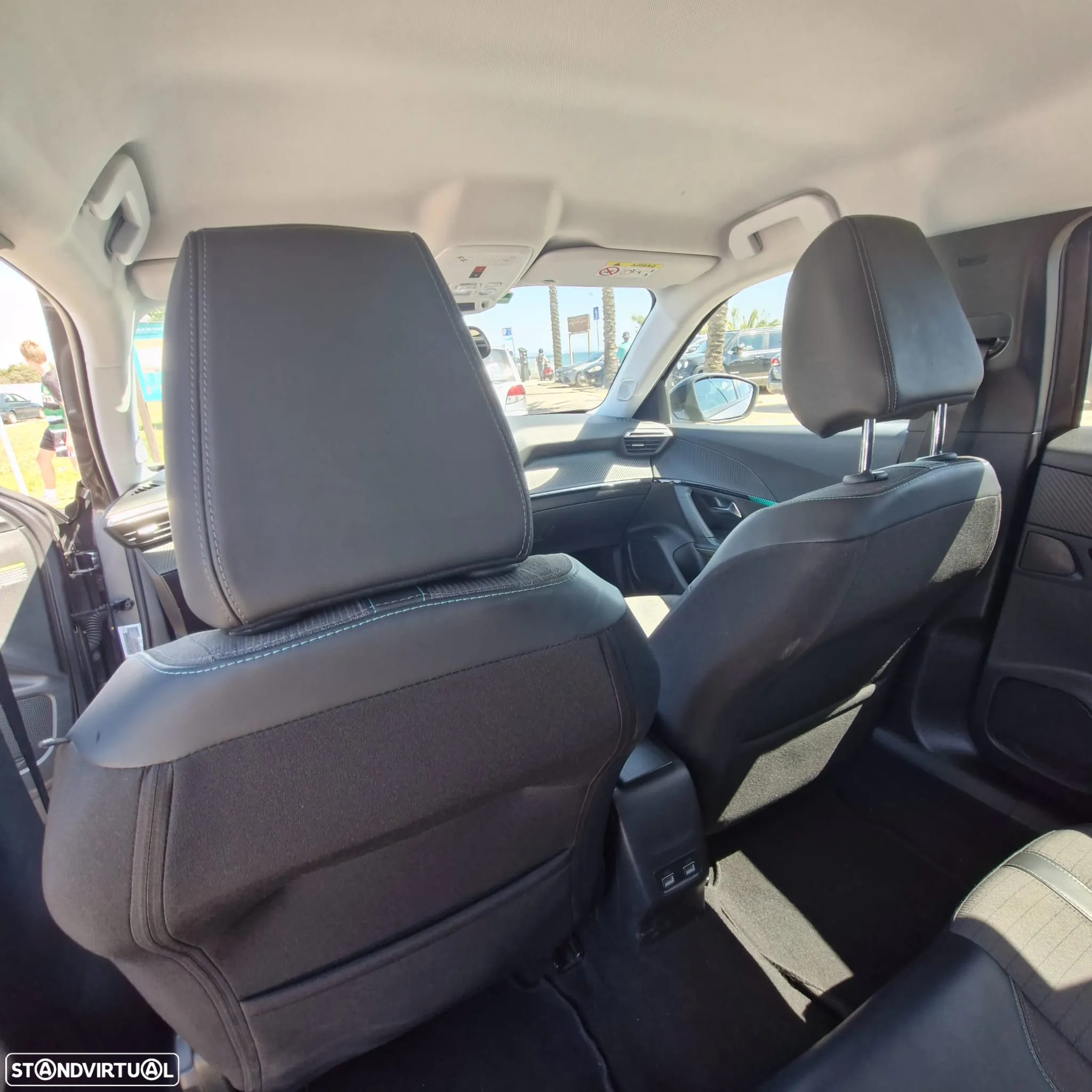 Peugeot 2008 1.2 PureTech Allure - 16