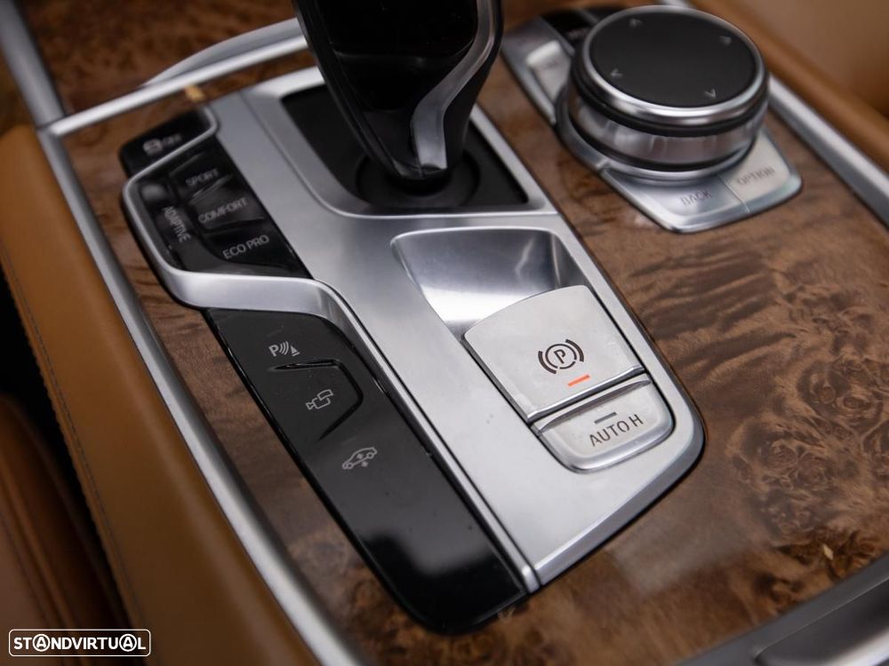 BMW 740 - 23