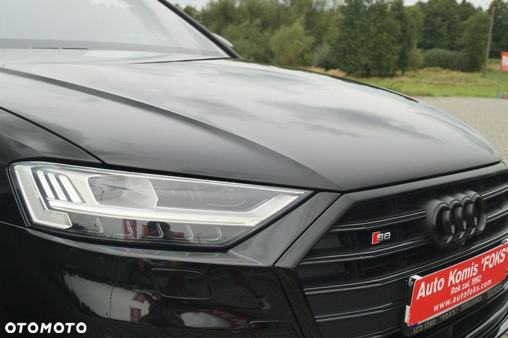 Audi S8 - 10