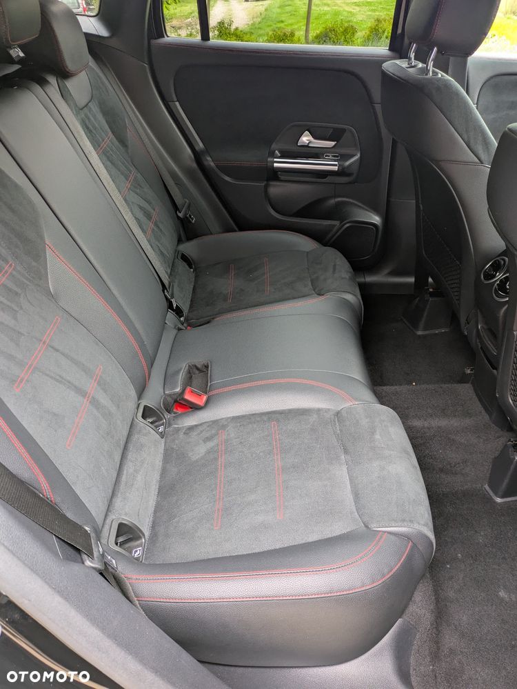 Mercedes-Benz GLA - 24