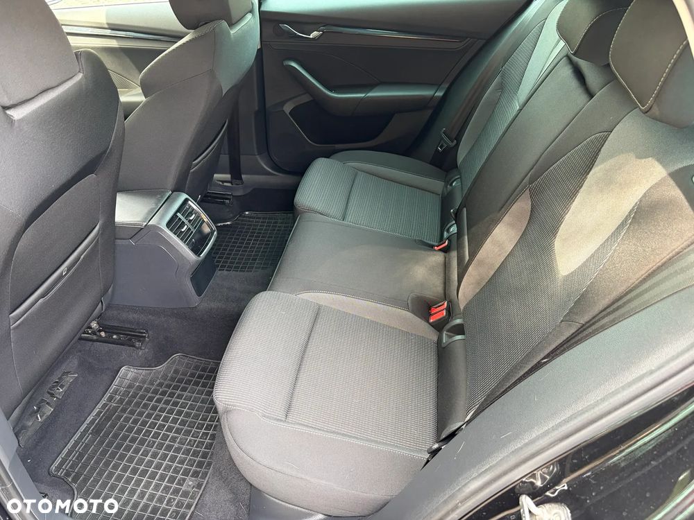 Skoda Octavia 2.0 TDI Ambition DSG - 11