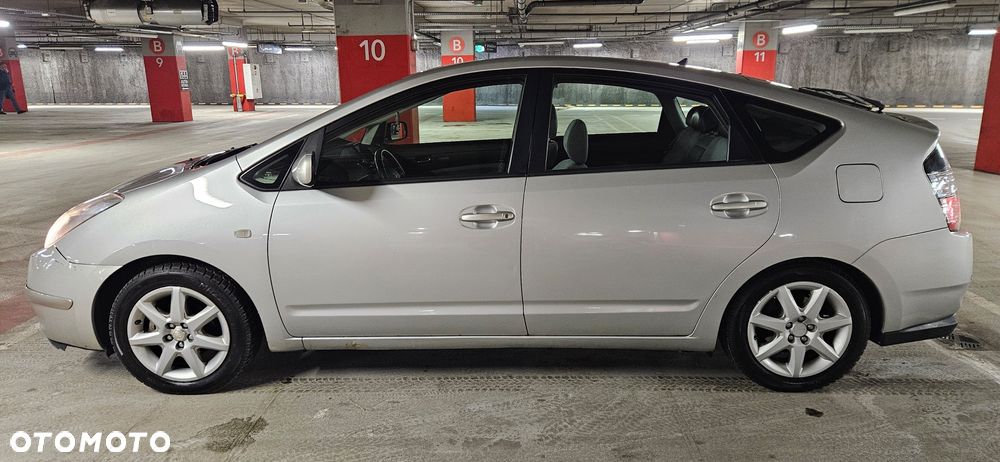 Toyota Prius 1.5 VVT-i Sol - 16