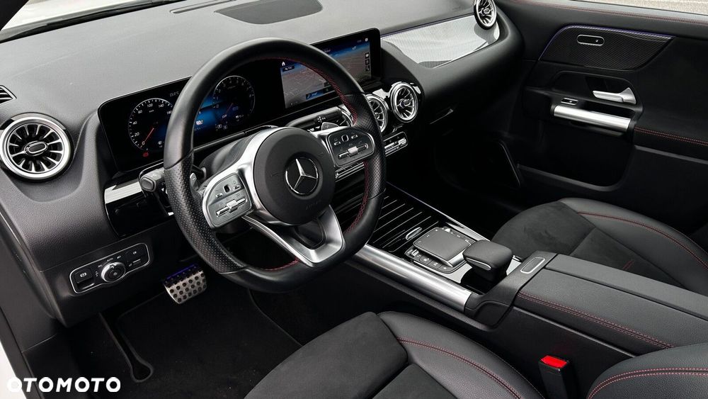 Mercedes-Benz GLA - 11
