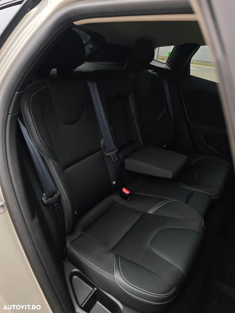 Volvo V40 D2 Geartronic Linje Svart - 7