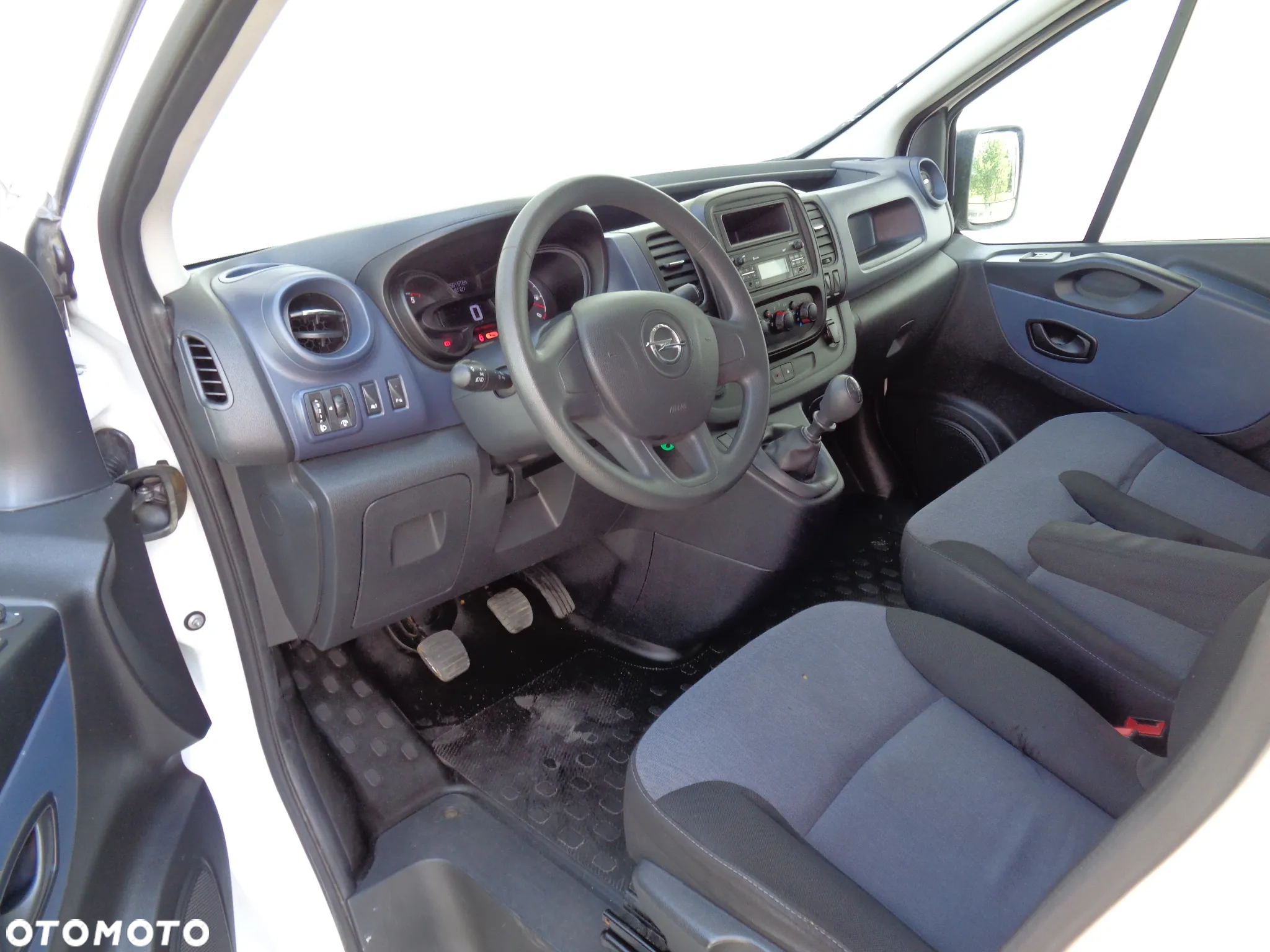 Opel Vivaro - 10