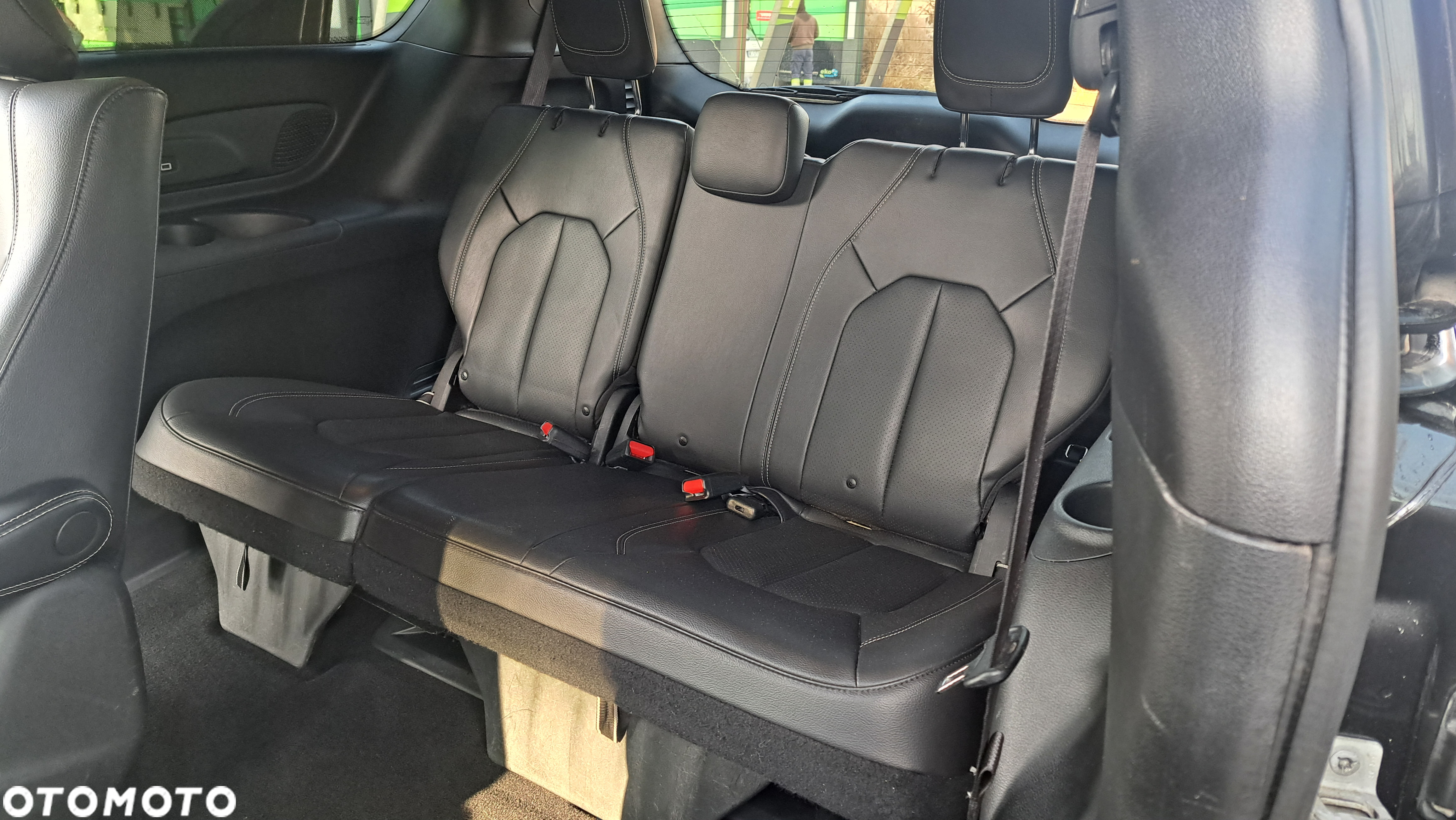 Chrysler Pacifica - 24