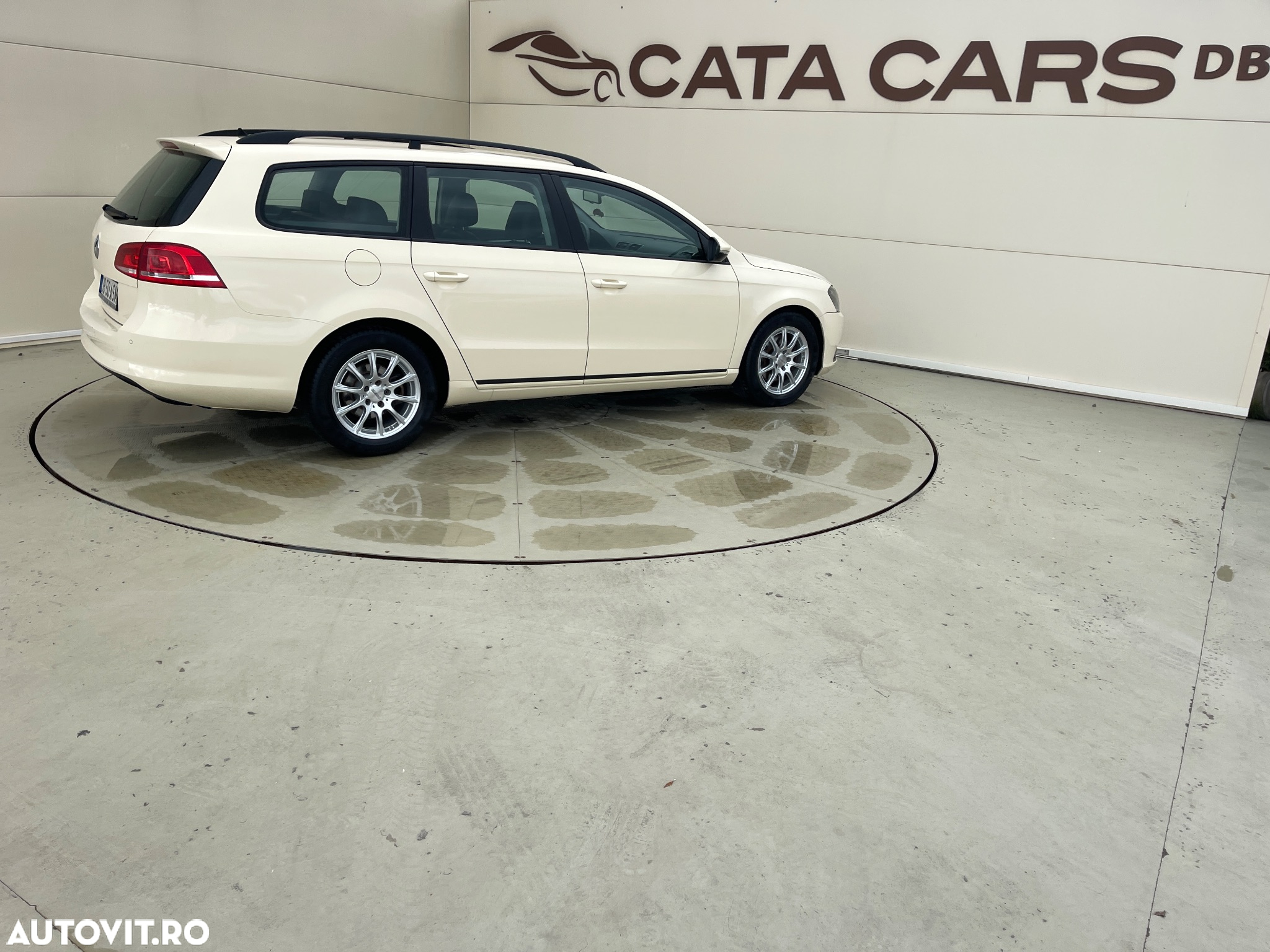 Volkswagen Passat 2.0 TDI BlueMotion Tehnology DSG Trendline - 18