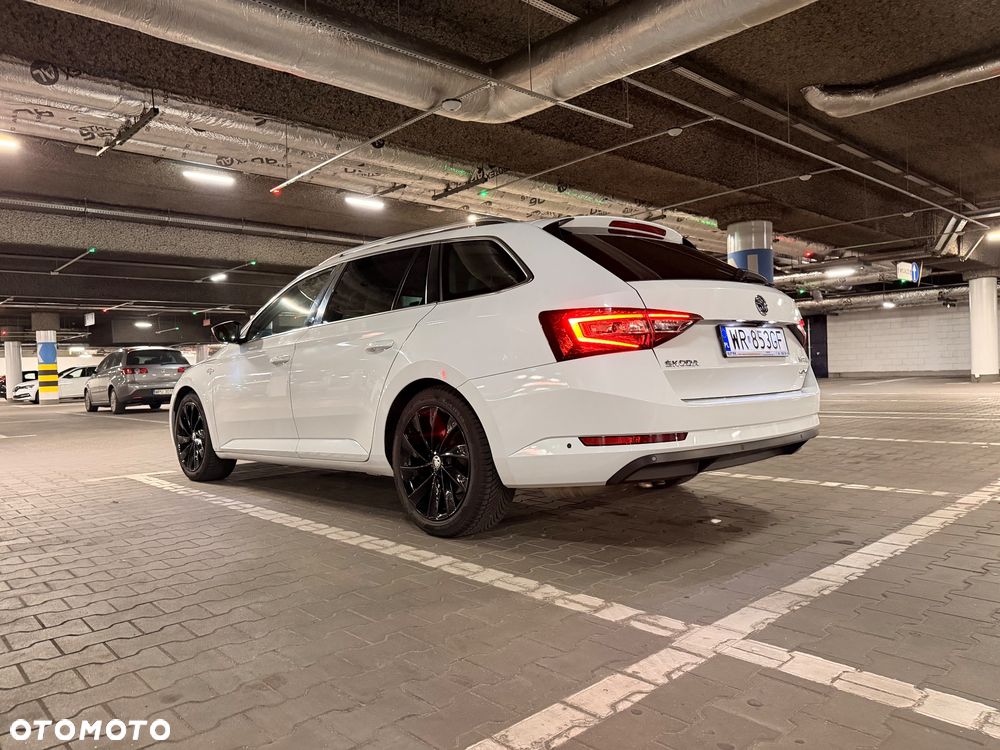 Skoda Superb 2.0 TDI 4x4 L&K DSG - 9