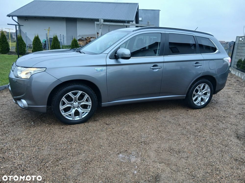 Mitsubishi Outlander - 1