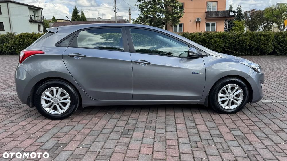 Hyundai i30 blue 1.6 GDI Passion - 16