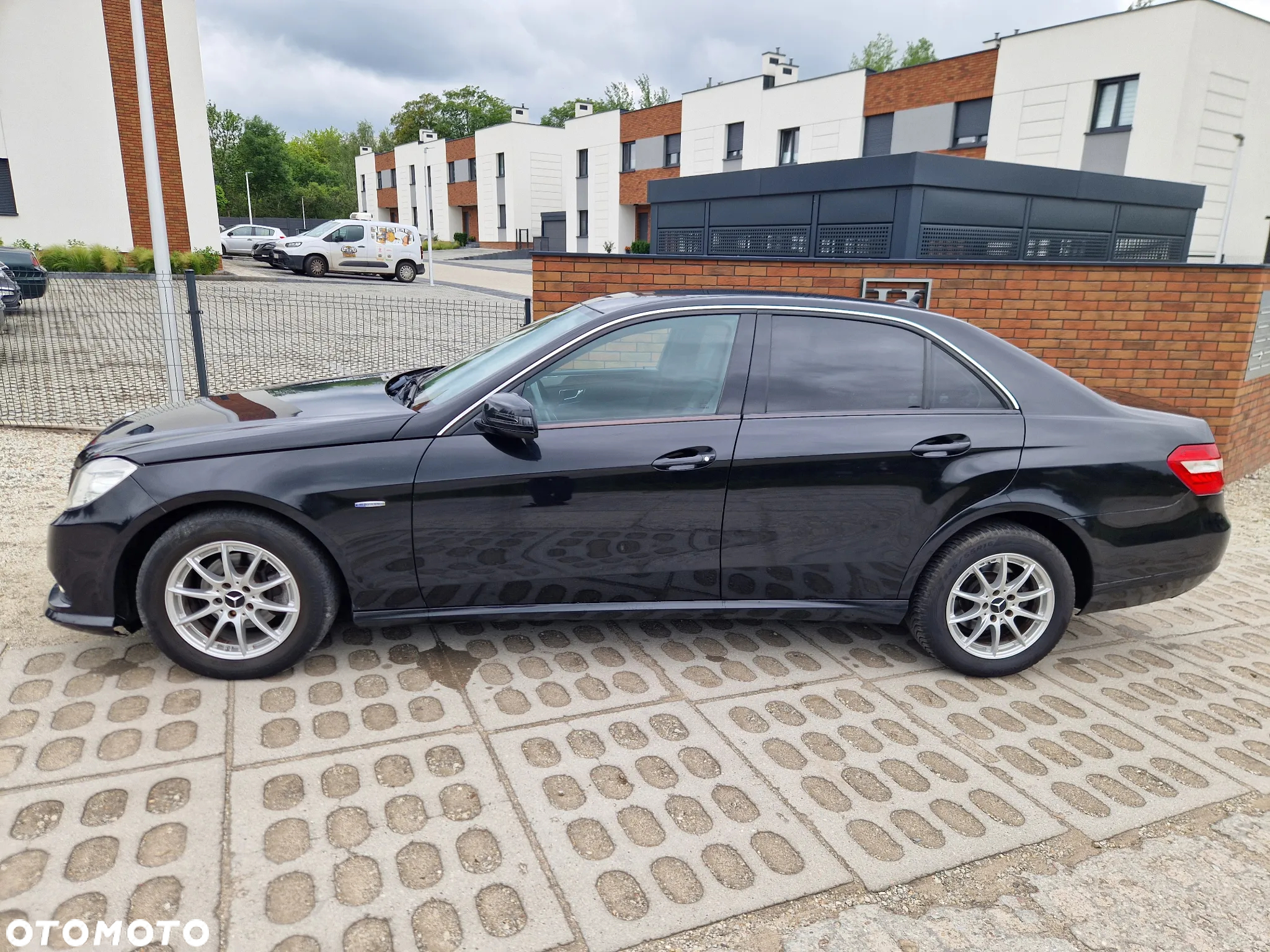 Mercedes-Benz Klasa E 200 T BlueTEC 7G-TRONIC Avantgarde - 13