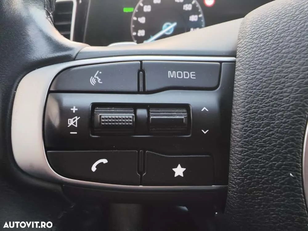 Kia Sportage 1.6 T-GDI HEV 6AT 4x2 Business Line - 23