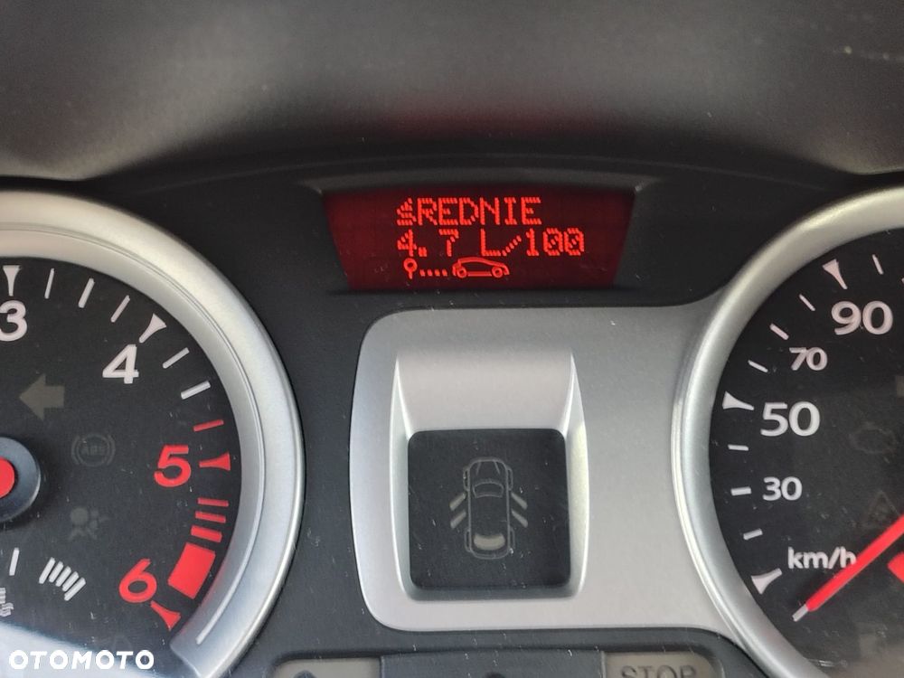 Renault Clio - 11