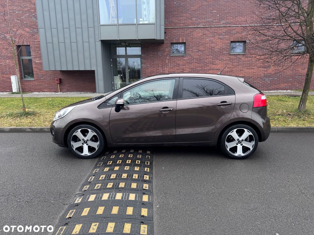 Kia Rio 1.4 Fifa World Cup Edition - 2