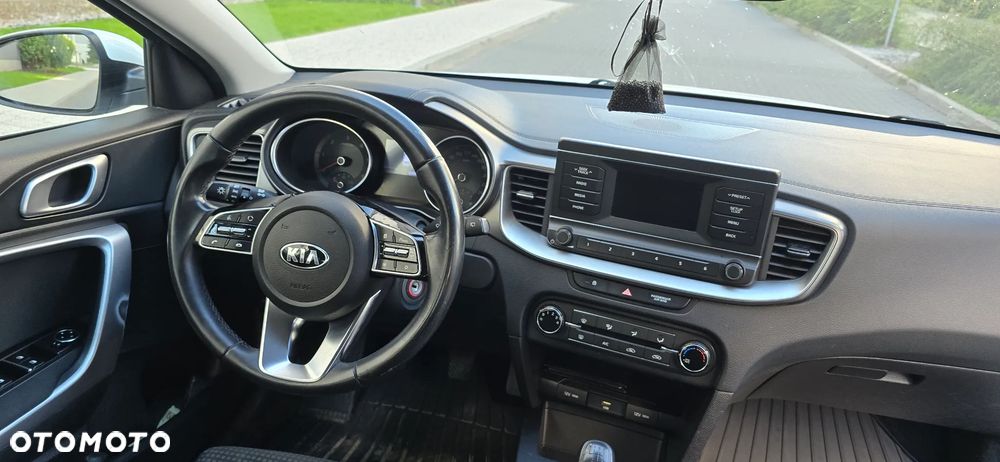 Kia Ceed - 13
